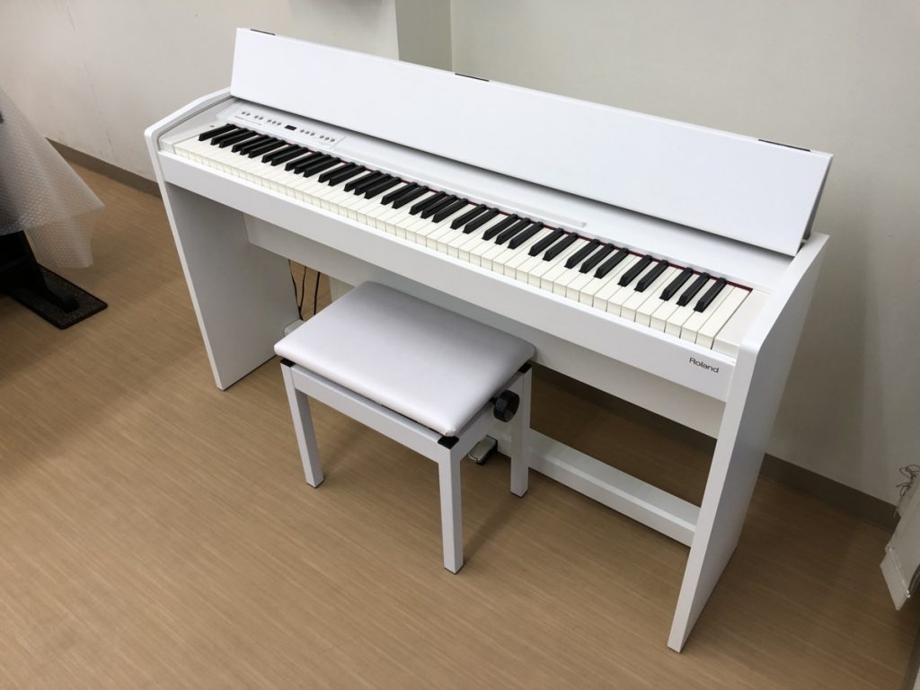 電子ピアノ Roland F130R-WH 2015年製 中古 椅子付き ホワイト 白