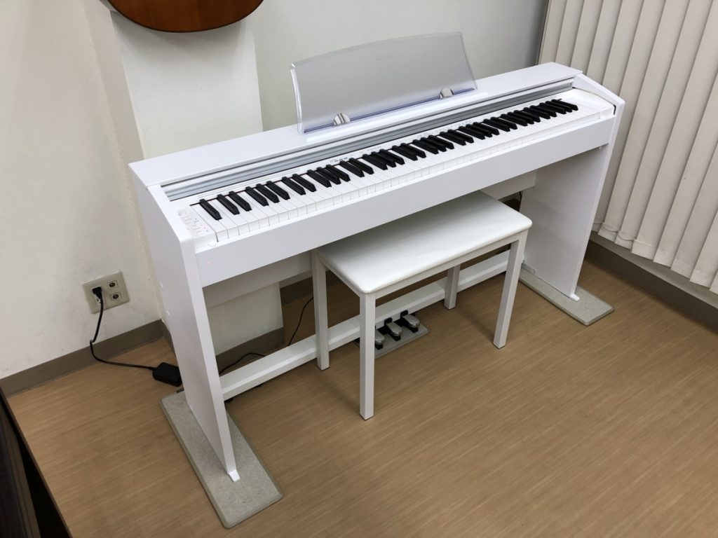 CASIO PX-770WE 2018年製 中古 電子ピアノ 椅子付き ホワイトウッド調