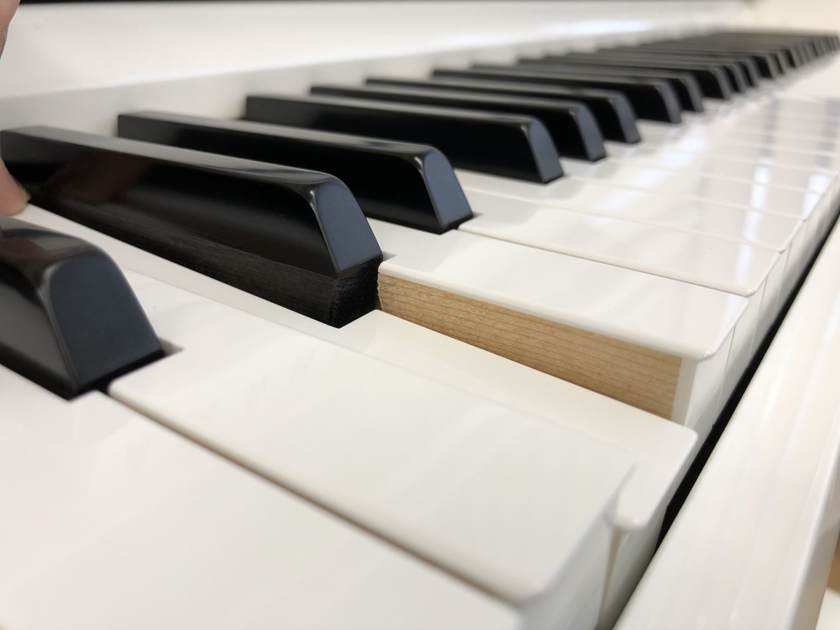 YAMAHA NU1X PBW 中古 2019年製 木製鍵盤 電子ピアノ 椅子付き 