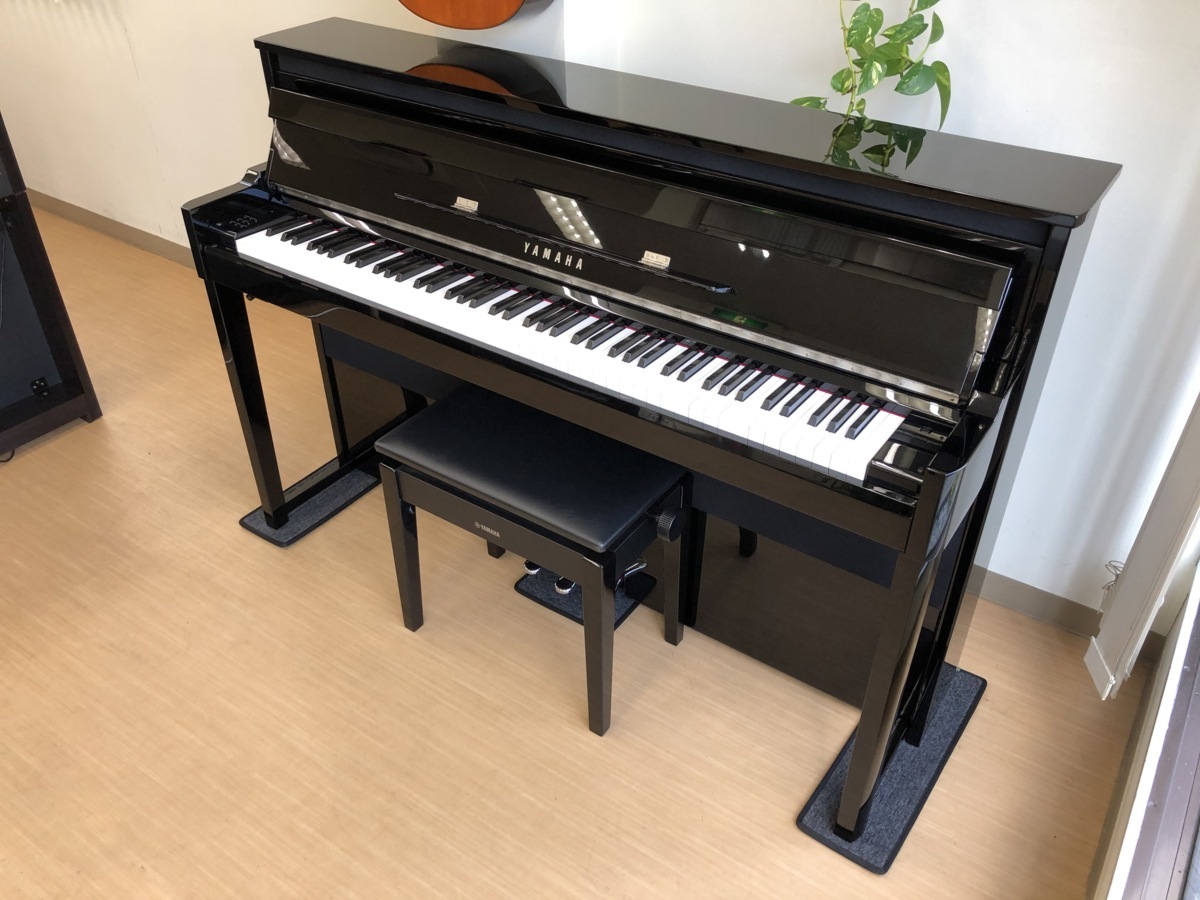 YAMAHA NU1 中古 電子ピアノ 木製鍵盤 2013年製 椅子付き 鏡面艶出し 