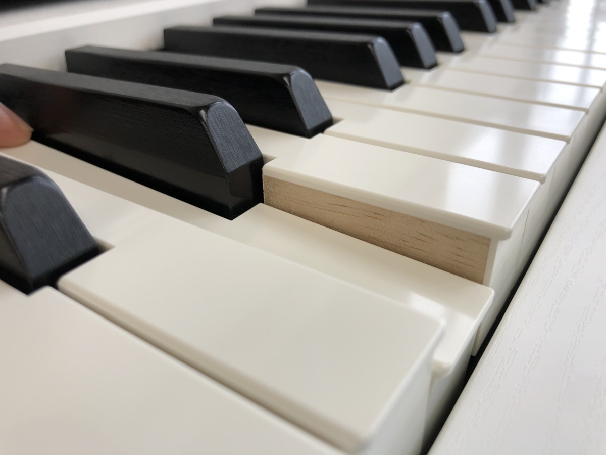 ヤマハ　電子ピアノ　SCLP-6450WH