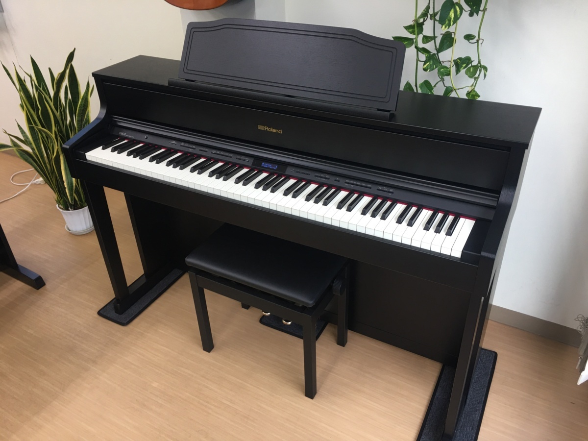 Roland HP605GP 黒 木調仕上げ 2016年製 中古 電子ピアノ 椅子付き ...
