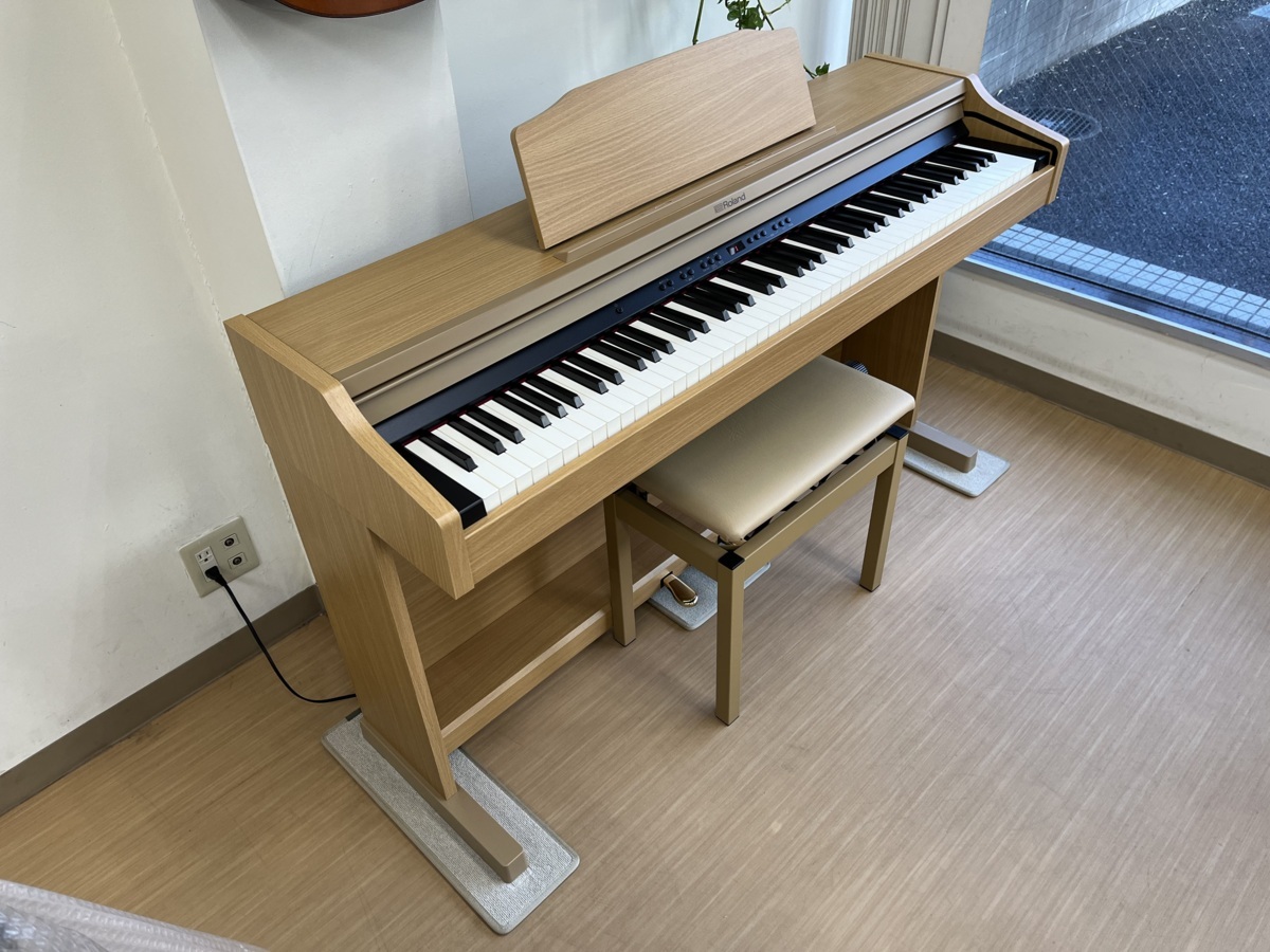 Roland RP501R-NBS 2018年製 中古 電子ピアノ 椅子付き ナチュラル 