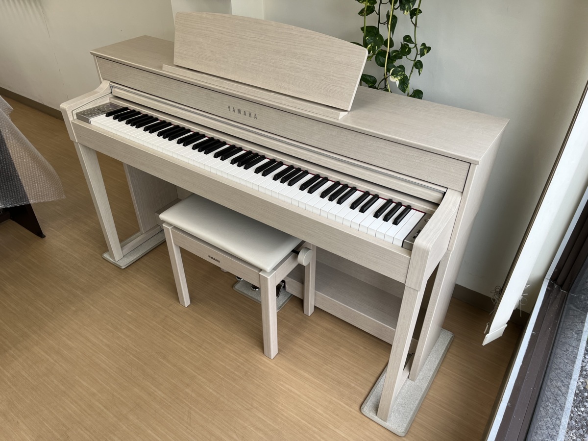 YAMAHA CLP-575WA 2017年製 中古 電子ピアノ 木製鍵盤 椅子付き ...