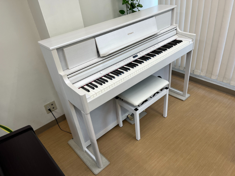 Roland LX705GP-SR 18年製 中古 電子ピアノ 木製鍵盤 椅子付き 白 