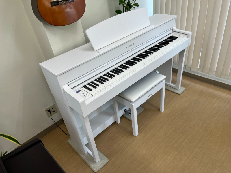 充実の品 電子ピアノ 【美品】YAMAHA 木製鍵盤 【無料配送可能】 SCLP 