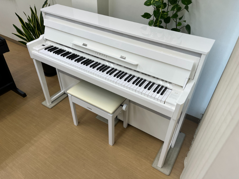 YAMAHA NU1X PBW 18年製 中古 電子ピアノ 椅子付き 木製鍵盤・・・SOLD