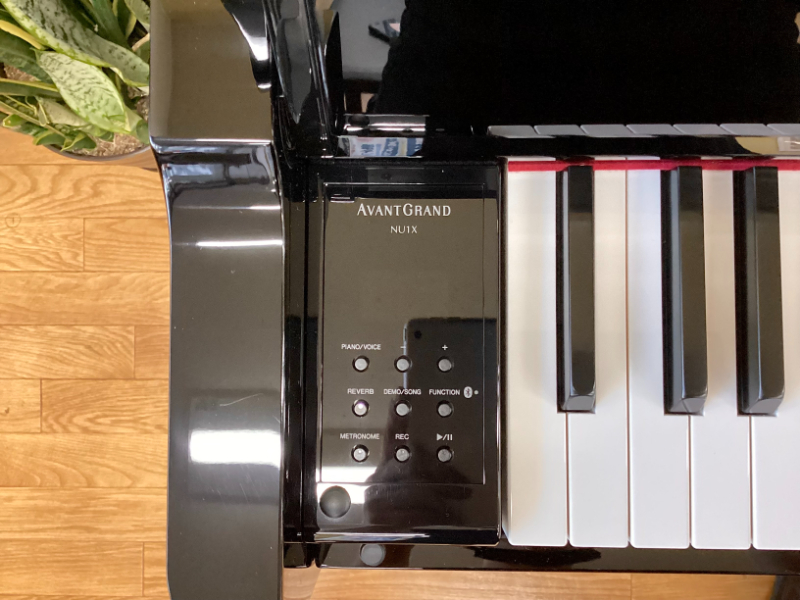 ヤマハ NU1X 鏡面艶出し仕上げ 中古 2020年製 YAMAHA AvantGrand アバングランド 木製鍵盤 名古屋みよし店 –  電子ピアノ再生工房