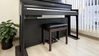 ローランド HP704-DR ダークローズウッド調 2022年製 Roland HPシリーズ 木製鍵盤 | 電子ピアノ 中古 88鍵盤 松戸店 中古電子ピアノ専門店 配送設置無料